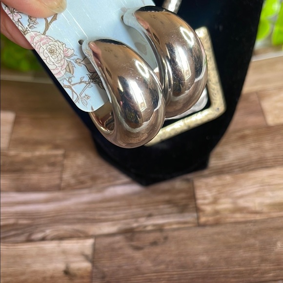 Laura Ashley Silver Modern Necklace with Pendant - Picture 6 of 9